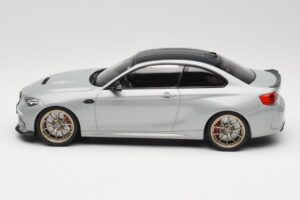 BMW M2 CS F87 Hõbedane kuldiste velgedega Minichamps 1:18 155021028 Metall - pilt 3/6