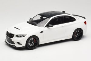 BMW M2 CS F87 Valge mustade velgedega Minichamps 1:18 155021025 Metall