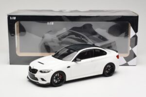 BMW M2 CS F87 Valge mustade velgedega Minichamps 1:18 155021025 Metall - pilt 6/6