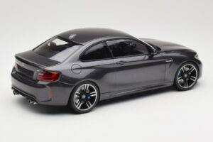 BMW M2 F87 Grey Metallic Minichamps 1:18 155026102 Metall - pilt 2/6