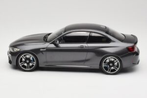 BMW M2 F87 Grey Metallic Minichamps 1:18 155026102 Metall - pilt 3/6