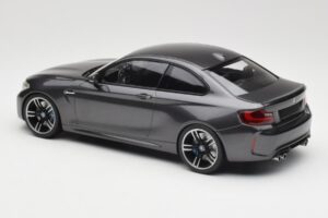 BMW M2 F87 Grey Metallic Minichamps 1:18 155026102 Metall - pilt 5/6