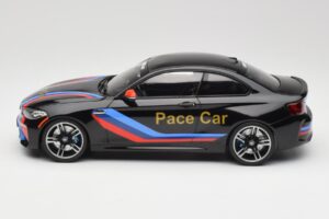 BMW M2 F87 Pace Car Minichamps 1:18 155026106 Metall - pilt 3/6
