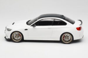 BMW M2 F87 CS Alpine White Kuldsed Veljed Minichamps 1:18 155021020 Metall - pilt 3/6