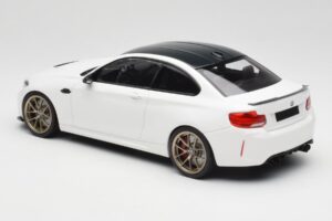 BMW M2 F87 CS Alpine White Kuldsed Veljed Minichamps 1:18 155021020 Metall - pilt 5/6