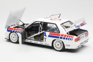 BMW M3 E30 #7 Fina J. Cecotto DTM 1992 AUTOart 1:18 89246 Metall - pilt 4/7