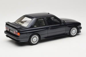 BMW M3 E30 Europameister Macau Blue Otto 1:18 OT1216 Metall - pilt 2/6