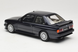 BMW M3 E30 Europameister Macau Blue Otto 1:18 OT1216 Metall - pilt 5/6