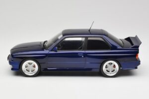 BMW M3 E30 Macau Blue IXO 1:18 18CMC122 Metall - pilt 3/6