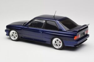 BMW M3 E30 Macau Blue IXO 1:18 18CMC122 Metall - pilt 5/6