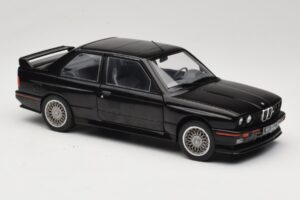BMW M3 E30 Sport Evo Must Solido 1:18 S1801501 Metall - pilt 6/8