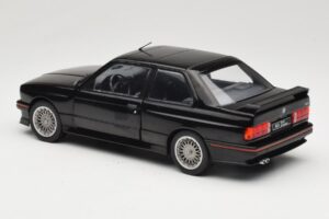 BMW M3 E30 Sport Evo Must Solido 1:18 S1801501 Metall - pilt 7/8