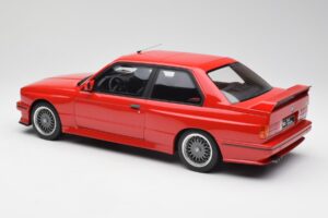 BMW M3 E30 Sport Evolution Punane Otto 1:12 G033 Vaik - pilt 5/6