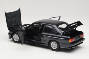 BMW M3 E30 Sport Evolution Blue Metallic Minichamps 1:18 180020308 Metall - pilt 5/8