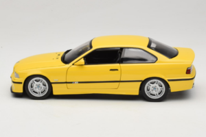 BMW M3 E36 Dakar Yellow UT Models 1:18 180022300 Metall - pilt 4/8