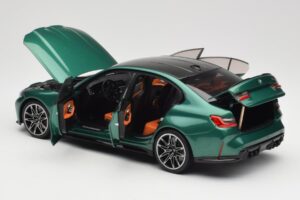 BMW M3 G80 Isle of Man Green Minichamps 1:18 113020203 Metall - pilt 5/8