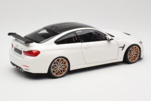 BMW M4 F82 GTS Alpine White Minichamps 1:18 110025221 Metall - pilt 3/8