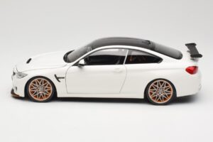 BMW M4 F82 GTS Alpine White Minichamps 1:18 110025221 Metall - pilt 4/8
