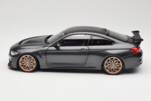 BMW M4 F82 GTS Mineral Grey Metallic Minichamps 1:18 110025222 Metall - pilt 4/8