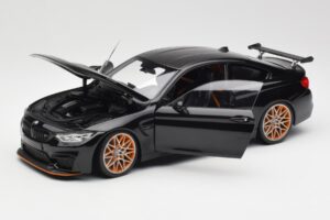 BMW M4 F82 GTS Sapphire Black Metallic Minichamps 1:18 110025220 Metall - pilt 2/8