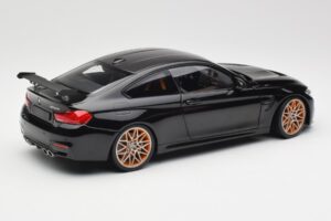 BMW M4 F82 GTS Sapphire Black Metallic Minichamps 1:18 110025220 Metall - pilt 3/8