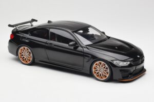 BMW M4 F82 GTS Sapphire Black Metallic Minichamps 1:18 110025220 Metall - pilt 6/8