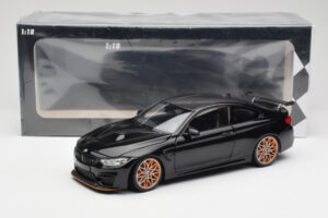 BMW M4 F82 GTS Sapphire Black Metallic Minichamps 1:18 110025220 Metall - pilt 8/8