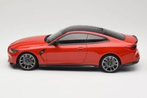 BMW M4 F82 Imola Red Metallic Minichamps 1:18 155020121 Metall - pilt 3/6
