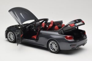 BMW M4 F83 Kabriolett Mineral Grey Paragon 1:18 80432339610 Metall - pilt 5/8