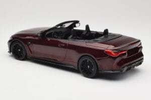 BMW M4 G83 Kabriolett Punane Metallic Minichamps 1:18 155021032 Metall - pilt 5/6