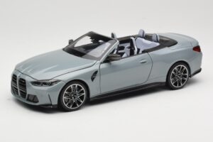BMW M4 G83 Kabriolett Grey Metallic Minichamps 1:18 110021032 Metall