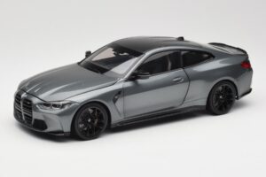 BMW M4 G82 Hall Metallic Minichamps 1:18 113020124 Metall