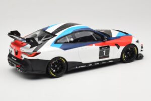 BMW M4 G82 GT4 #1 Presentation 2022 Otto 1:18 OT1228 Vaik - pilt 2/6