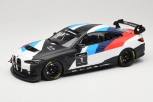 BMW M4 G82 GT4 #1 Presentation 2022 Otto 1:18 OT1228 Vaik