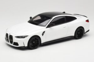 BMW M4 G82 Valge Minichamps 1:18 155020122 Metall