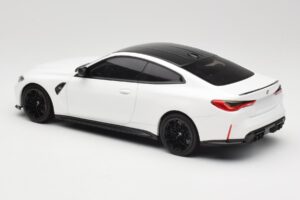 BMW M4 G82 Valge Minichamps 1:18 155020122 Metall - pilt 5/6