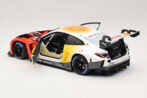 BMW M4 GT3 #72 D. Harper / M. Hesse / C. Weerts BMW M Team RMG 24 Hours of Nurburgring 2024 Minichamps 1:18 113242072 Metall - pilt 5/8