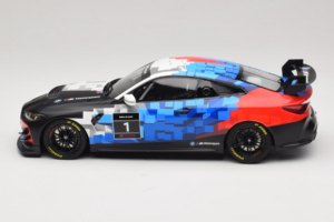 BMW M4 GT4 #1 Presentation 2024 Otto 1:18 OT1125 Vaik - pilt 3/6