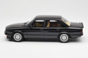 BMW M5 E28 Diamond Must Otto 1:18 OT184 Vaik - pilt 3/6