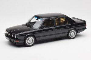 BMW M5 E28 Diamond Must Otto 1:18 OT184 Vaik