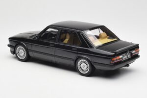 BMW M5 E28 Diamond Must Otto 1:18 OT184 Vaik - pilt 5/6