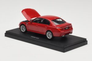 BMW M5 E60 Punane Kyosho 1:43 03503R Metall - pilt 2/4