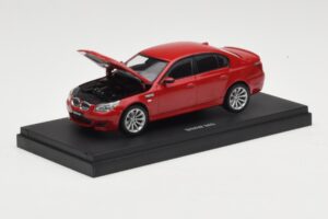 BMW M5 E60 Punane Kyosho 1:43 03503R Metall - pilt 3/4