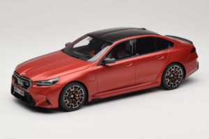 BMW M5 G90 Beach Orange GT Spirit 1:18 GT966 Vaik