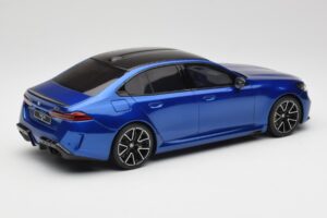 BMW M5 G90 Marina Bay Blue Metallic GT Spirit 1:18 GT507 Vaik - pilt 2/6
