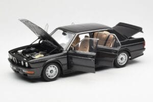 BMW M535i E28 Diamond Must AUTOart 1:18 75162 Metall - pilt 2/8