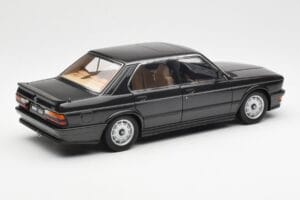 BMW M535i E28 Diamond Must AUTOart 1:18 75162 Metall - pilt 3/8