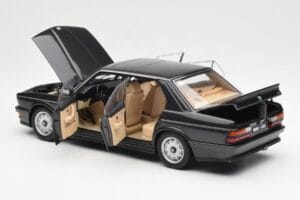BMW M535i E28 Diamond Must AUTOart 1:18 75162 Metall - pilt 5/8