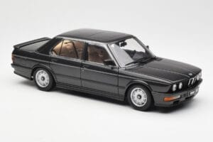 BMW M535i E28 Diamond Must AUTOart 1:18 75162 Metall - pilt 6/8