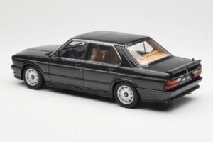 BMW M535i E28 Diamond Must AUTOart 1:18 75162 Metall - pilt 7/8